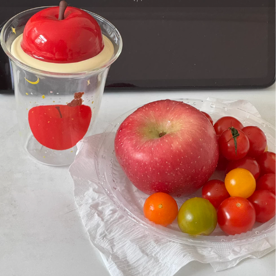 Apple Glass Cup with Lid and Straw