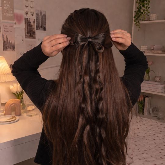 Chic Twist Hair Bow