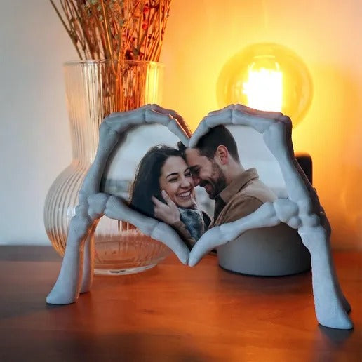 Skeleton Heart Frame